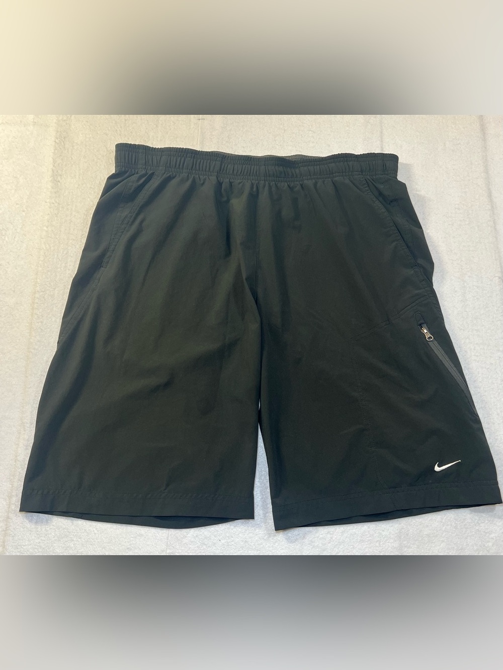 Nike Mens Dri-FIT Workout Training Shorts with Zipper Pocket, Black, Large